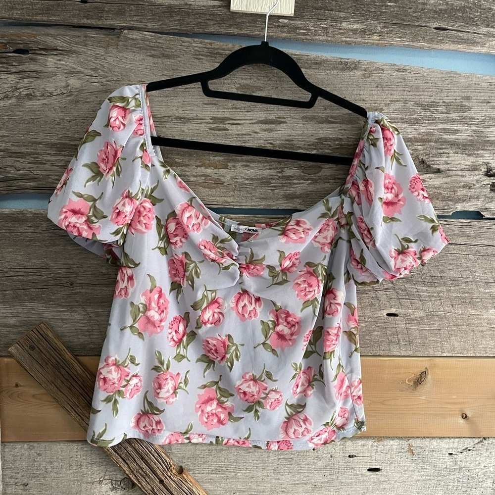 Plus Size 1X, Pale Blue, Floral, Cropped, Sweetheart Neckline, Summer Top